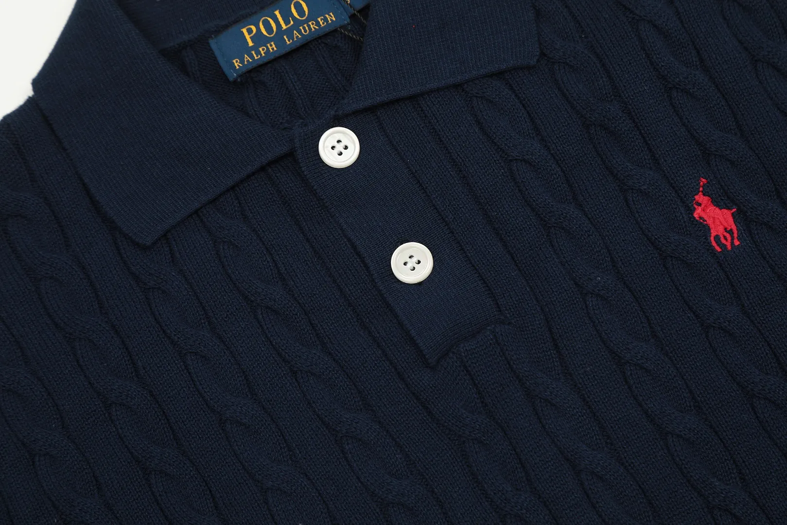 🅿️176 "Top quality" Style number: DS022# (not off the shelves all year round) [Ralph Lauren POLO lapel solid color pony embroidered logo knitted short sleeves] ✅Ralph Lauren Ralph Lauren classic basic versatile all-season cardigan knitted short sleeves ✅Main supplier platform live broadcast Wholesale entities Replenish when out of stock Not off the shelves ✅ZP quality 1:1 version Scan the code to enter the GF website Counter quality ✅Details and quality are the only one in Guangzhou. Imported quality cotton yarn focuses on high-end and cost-effective. Needless to say good quality. ✅The version is restored to the original order. The maximum size can be worn up to 160 pounds. Loose, comfortable and stress-free.